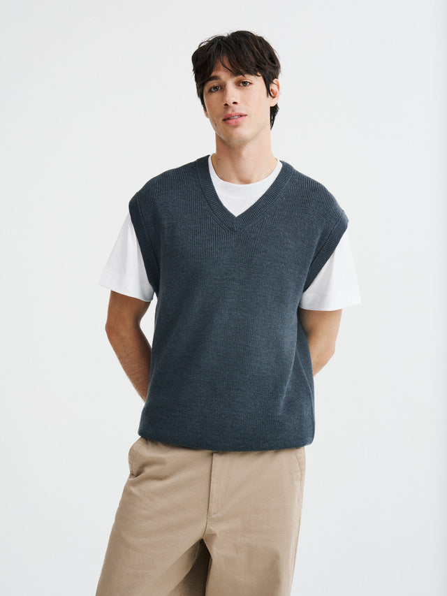Pull col V sans manches en laine Mérinos mélangée anthracite