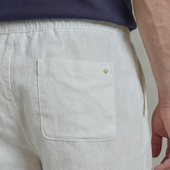 Short en lin avec cordon de serrage