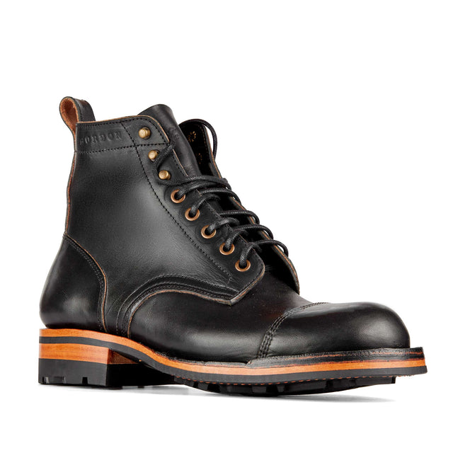 Tukano V2 · Oiled Latigo · Black