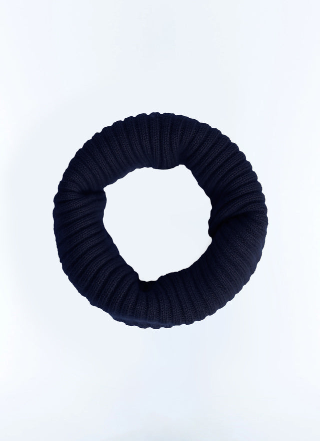 Wool and cashmere neck warmer