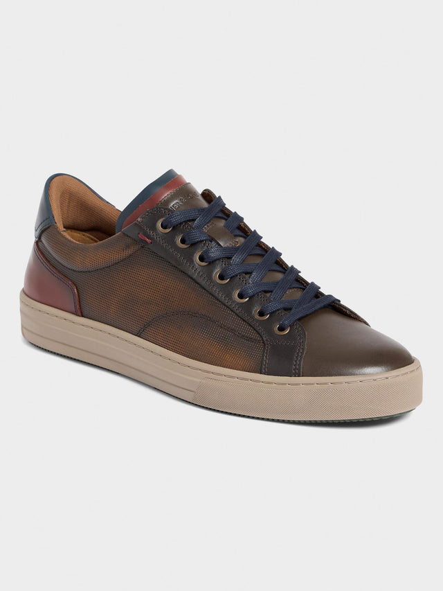 Baskets en cuir marron