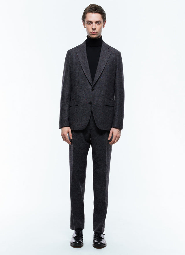 Straight cut suit in mottled wool