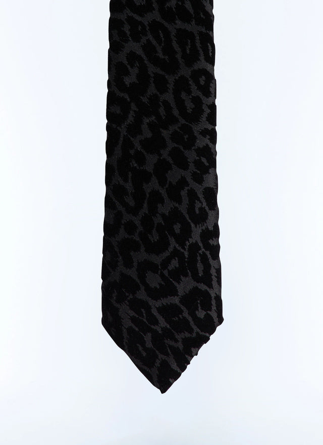 Cotton tie with geometric pattern