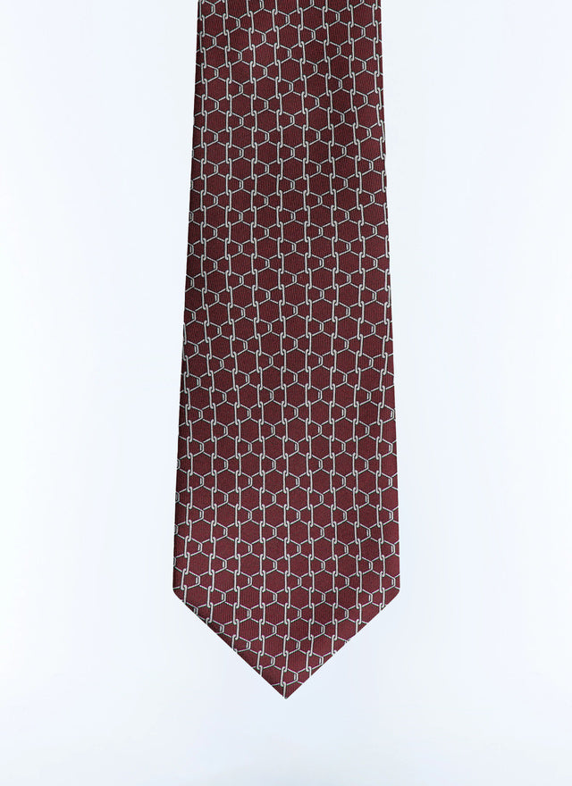 Silk tie with chain link pattern