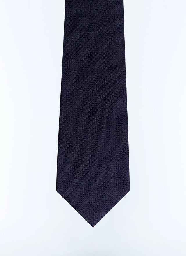Solid silk tie