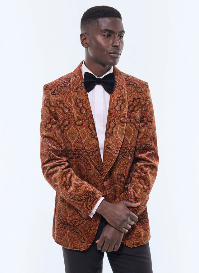 Fitted velvet tuxedo jacket