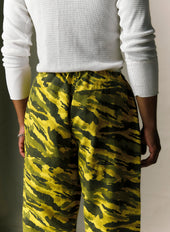 the lounge pant in brushstroke camo