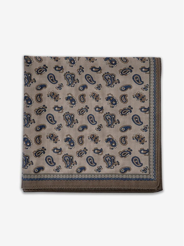 Beige wool pocket square with paisley pattern